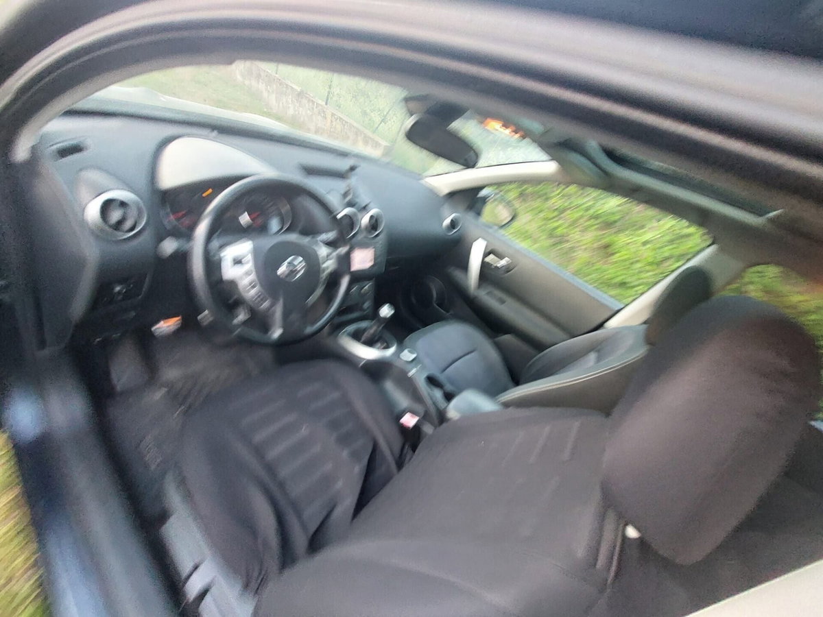 Nissan Qashqai 2.0 dCi DPF Tekna (13)