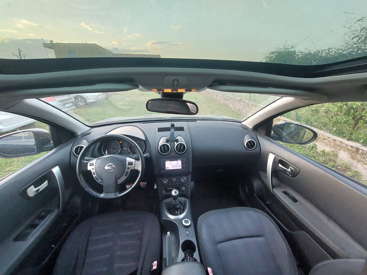 Nissan Qashqai 2.0 dCi DPF Tekna (15)