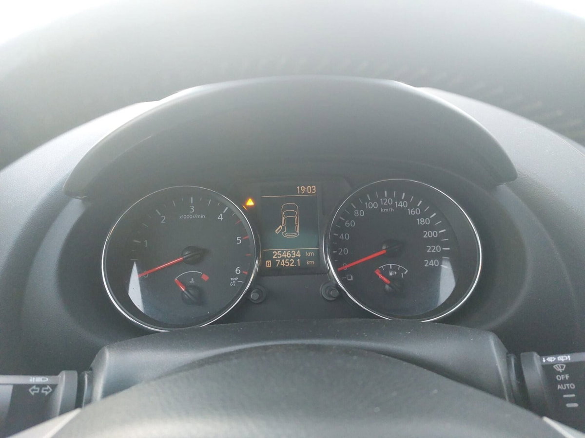 Nissan Qashqai 2.0 dCi DPF Tekna (18)