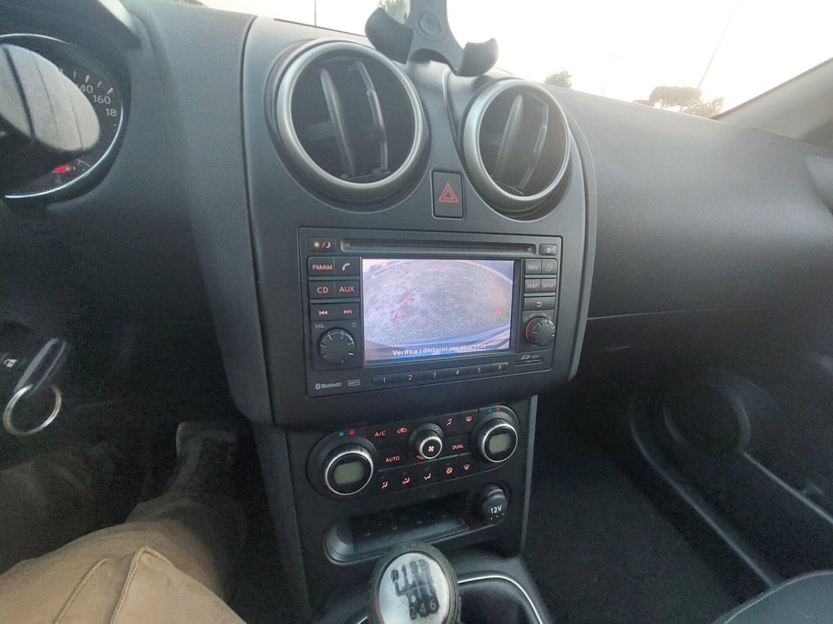 Nissan Qashqai 2.0 dCi DPF Tekna (19)