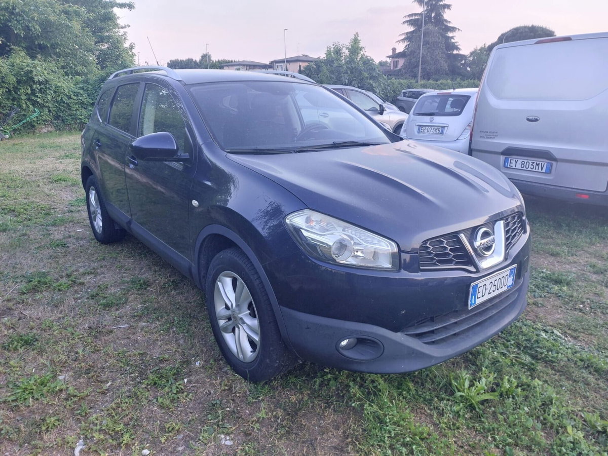 Nissan Qashqai 2.0 dCi DPF Tekna (2)