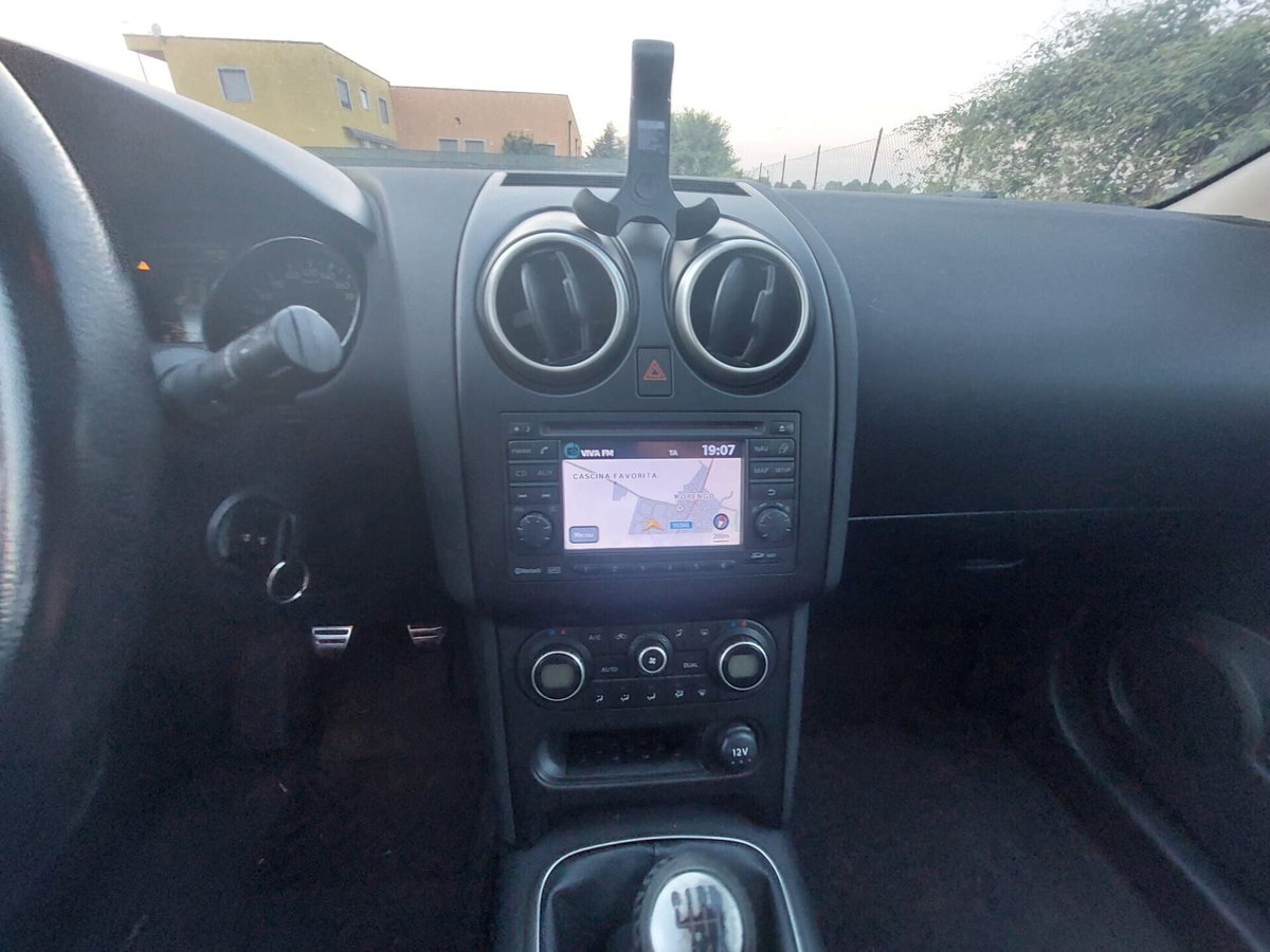 Nissan Qashqai 2.0 dCi DPF Tekna (7)