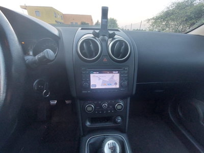 Nissan Qashqai 2.0 dCi DPF Tekna (7)