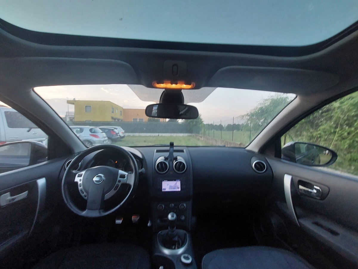 Nissan Qashqai 2.0 dCi DPF Tekna (8)