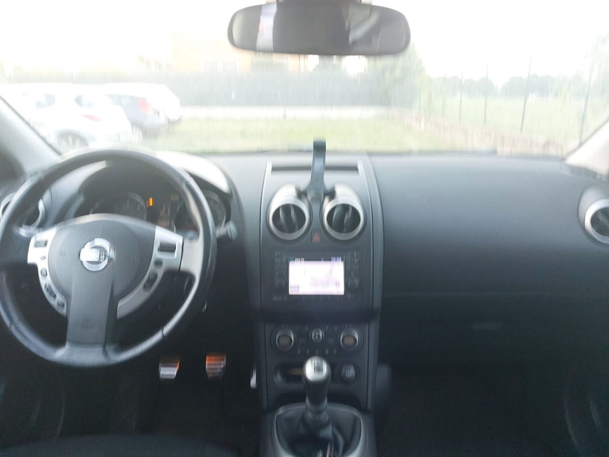 Nissan Qashqai 2.0 dCi DPF Tekna (9)