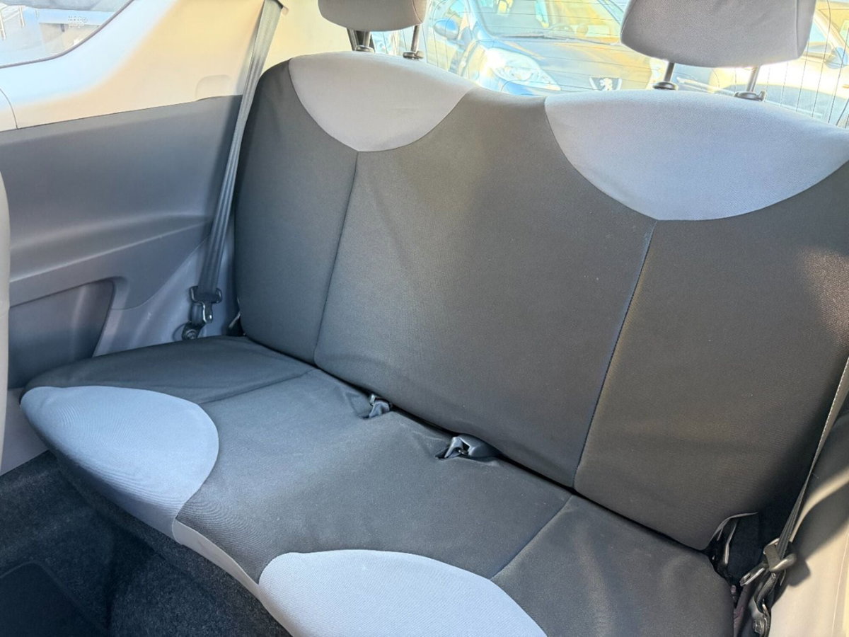 Peugeot 107 68CV 3p. Plaisir (7)