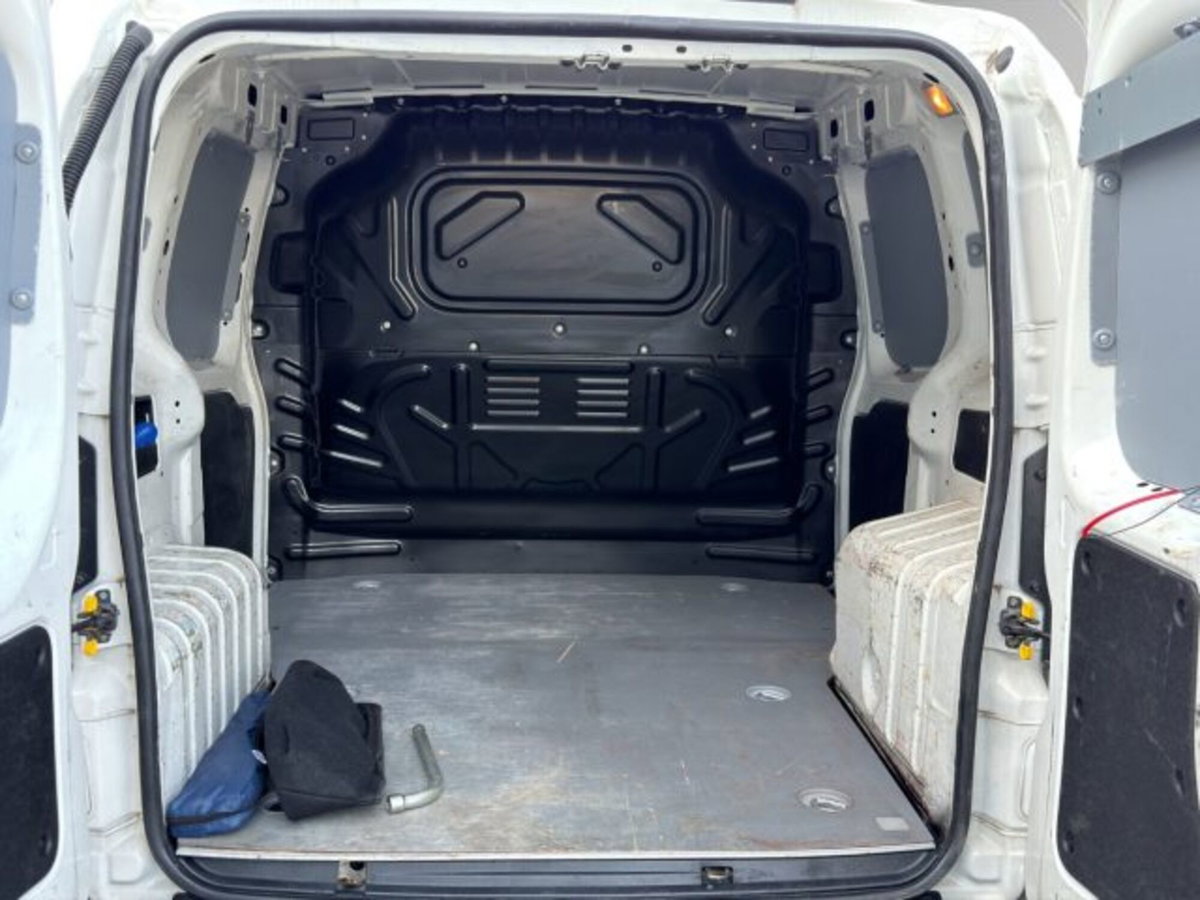 Fiat Fiorino 1.3 MJT 80CV Cargo (15)
