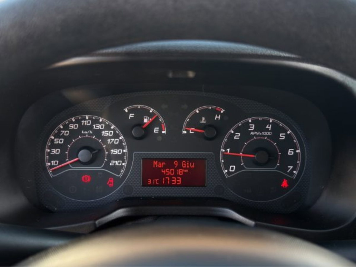 Fiat Fiorino 1.3 MJT 95CV Cargo (12)