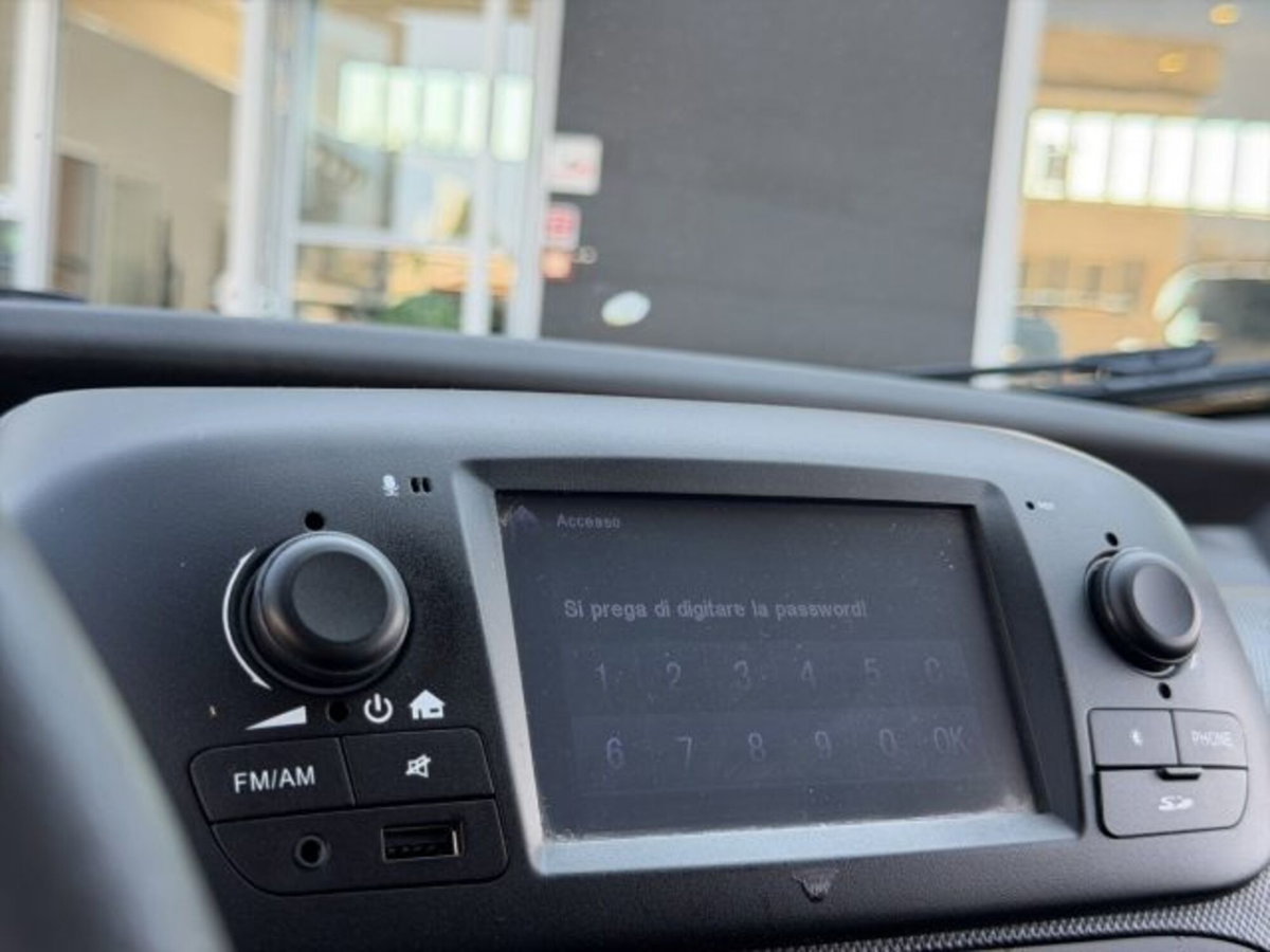 Fiat Fiorino 1.3 MJT 95CV Cargo (11)