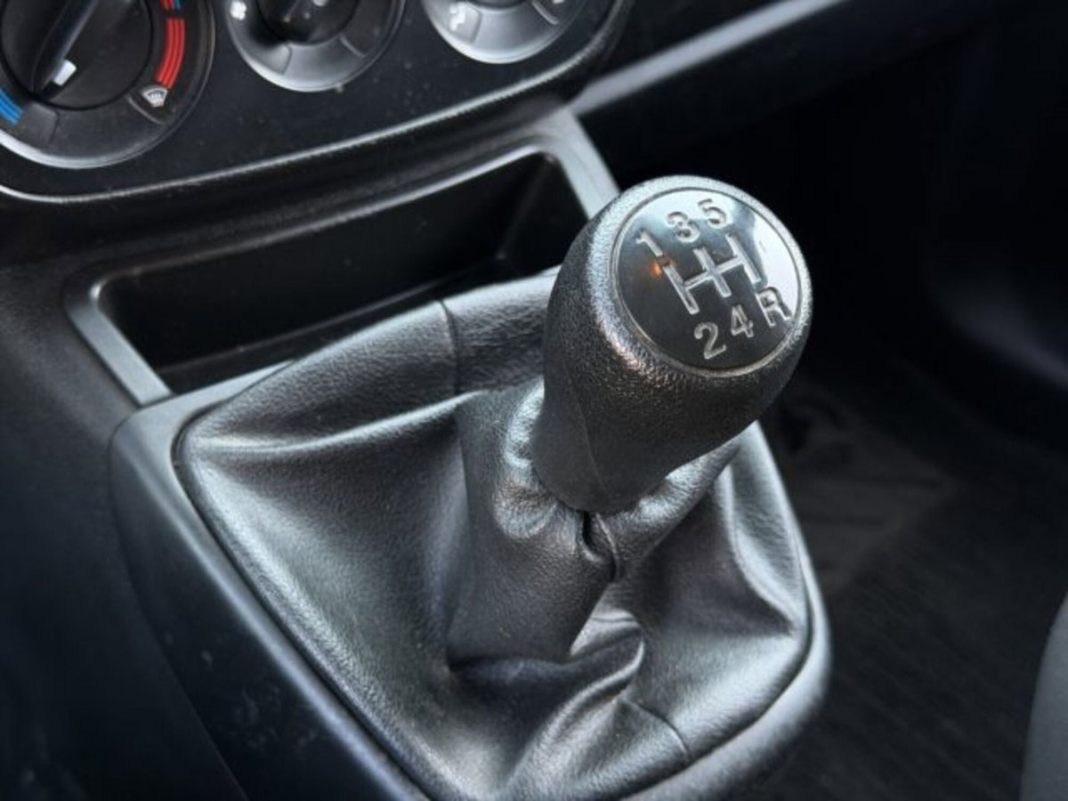 Fiat Fiorino 1.3 MJT 95CV Cargo (13)
