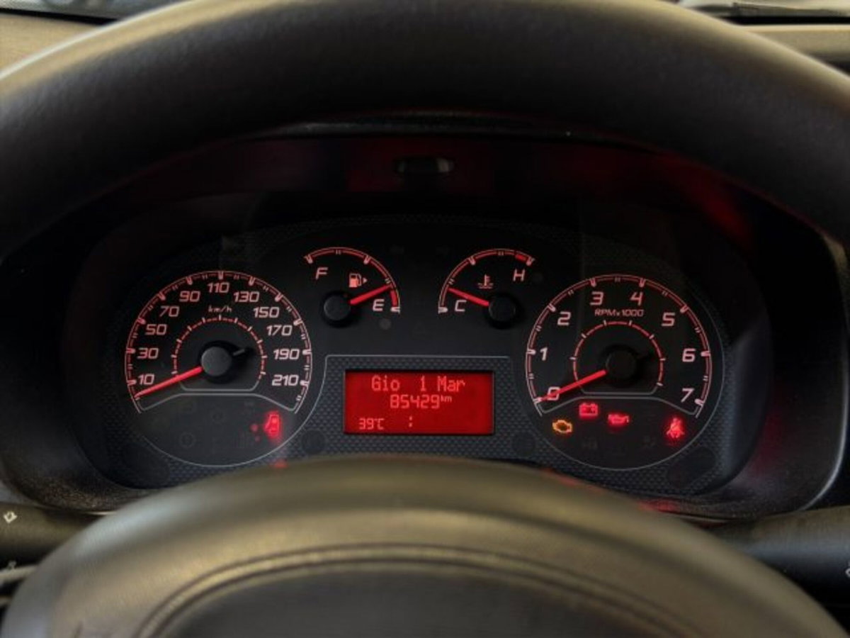 Fiat Fiorino 1.3 MJT 95CV Cargo (12)