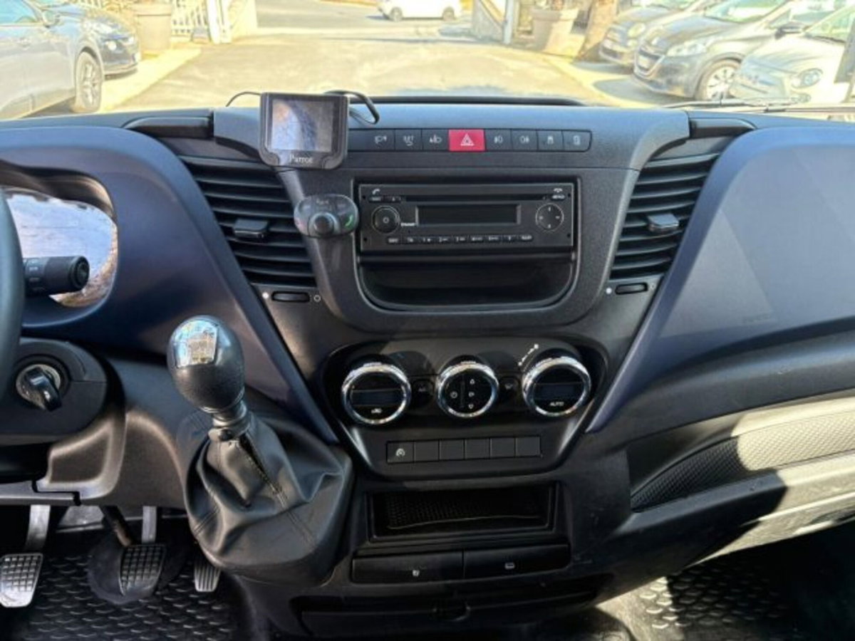 Iveco Daily Telaio 35C18 BTor 3.0 HPT PL-RG Cabinato (12)