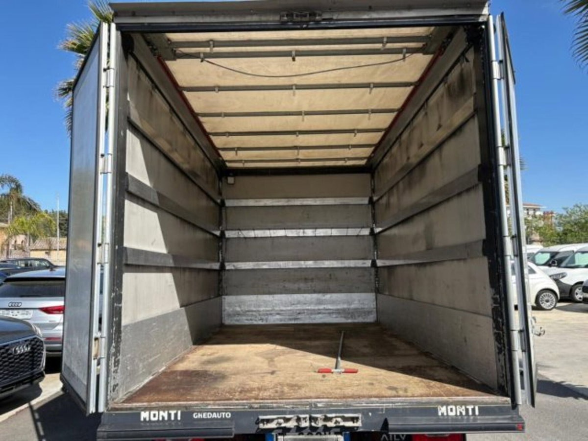 Iveco Daily Telaio 35C18 BTor 3.0 HPT PL-RG Cabinato (7)