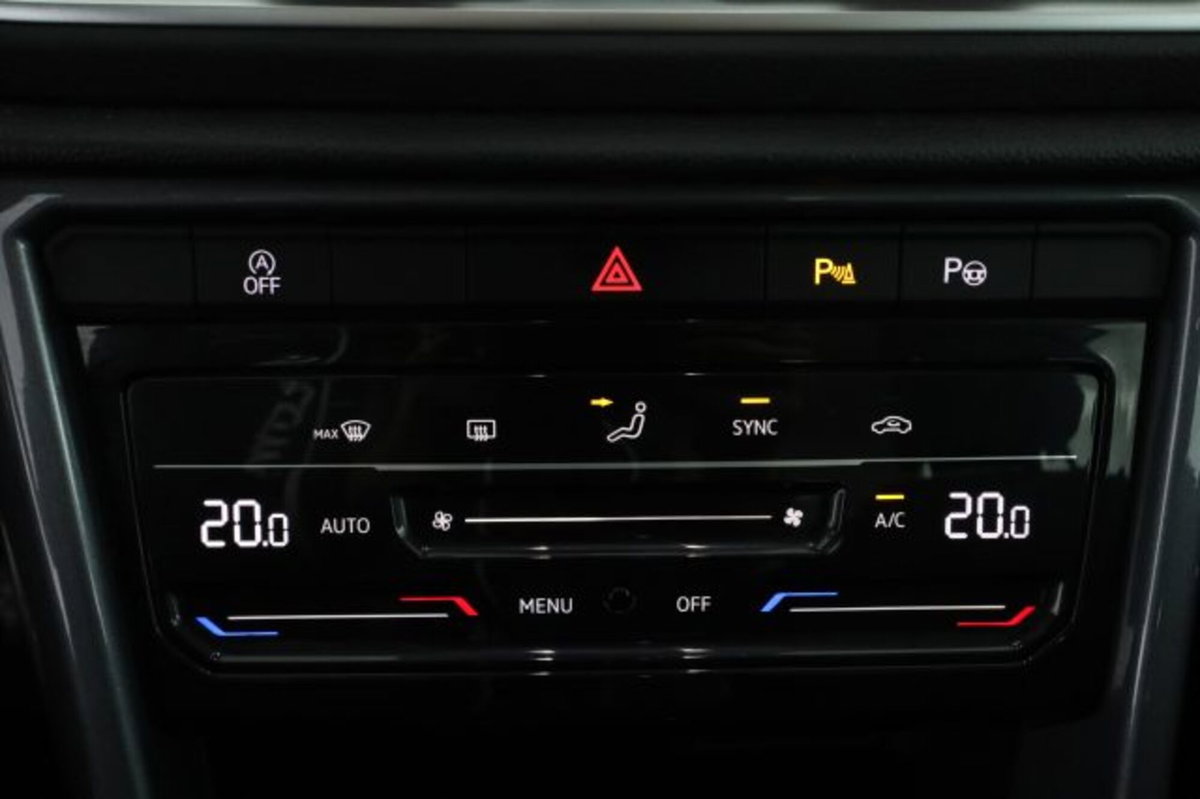 Volkswagen T-Roc 1.0 tsi Style 115cv (12)