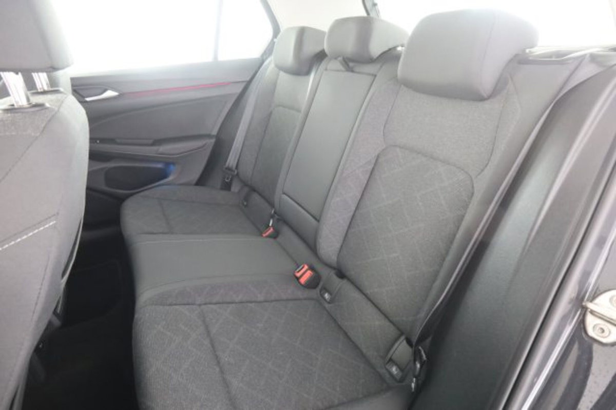 Volkswagen Golf Variant 1.0 eTSI EVO DSG Life (3)