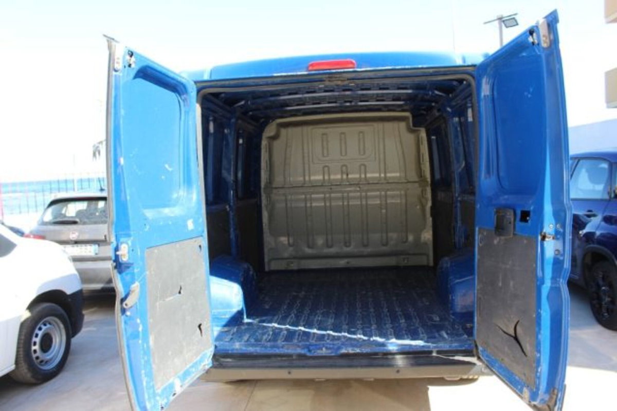 Peugeot Boxer Furgone 330 2.2 BlueHDi 140 S&S PC-TN Furgone Premium (5)