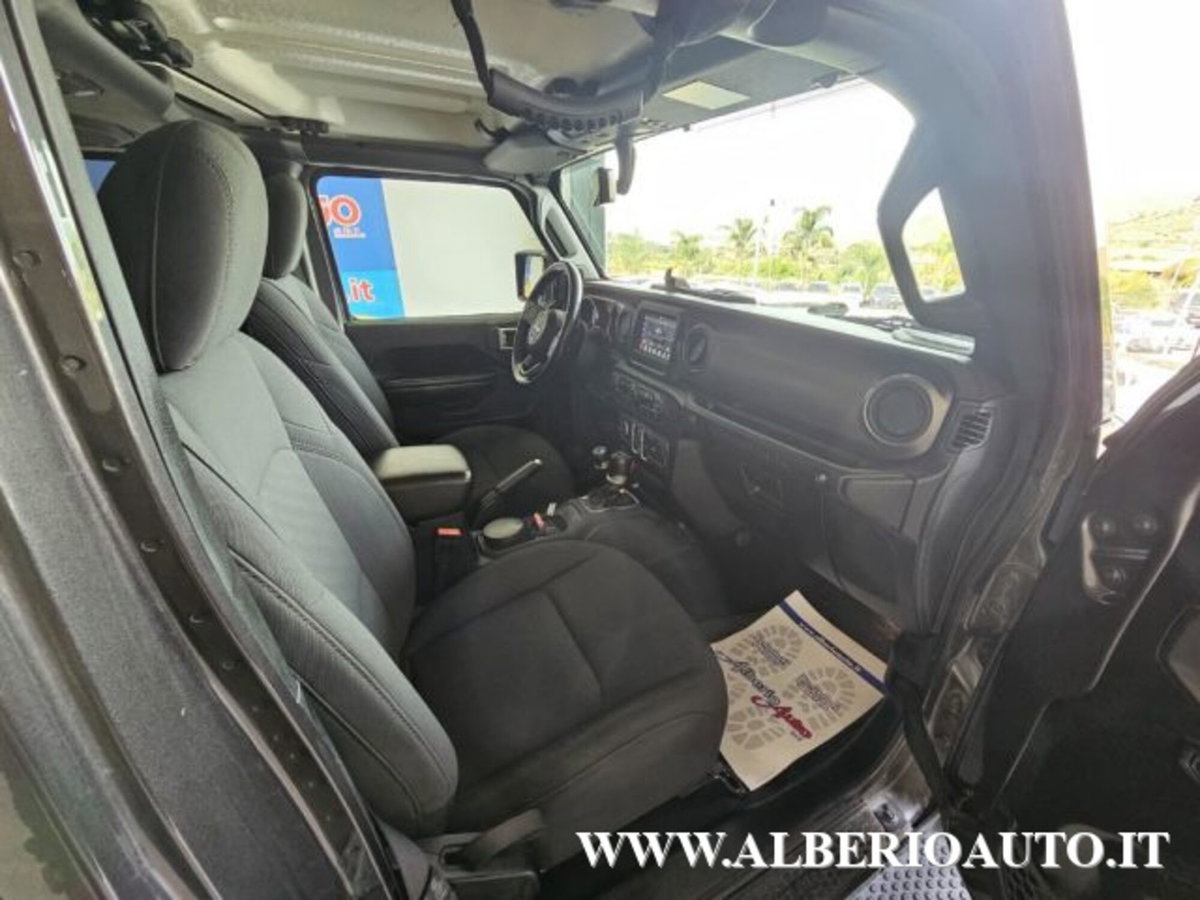 Jeep Wrangler Unlimited 2.2 Mjt II Night Eagle (11)