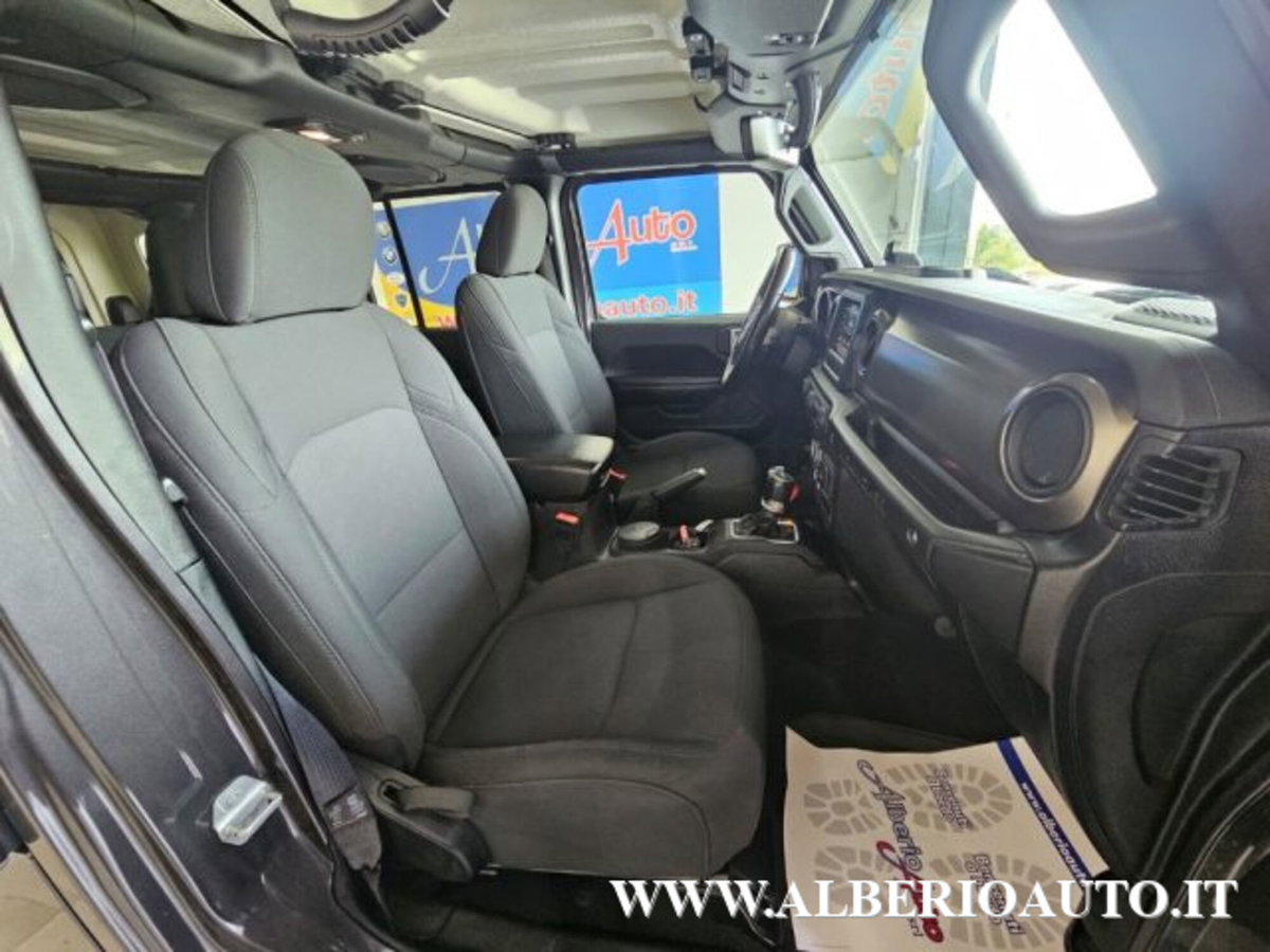 Jeep Wrangler Unlimited 2.2 Mjt II Night Eagle (12)