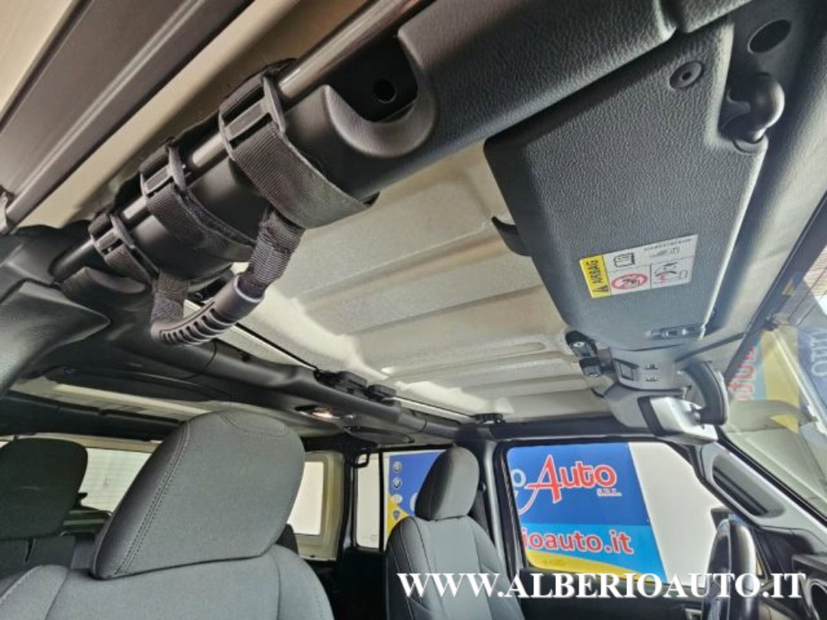 Jeep Wrangler Unlimited 2.2 Mjt II Night Eagle (13)