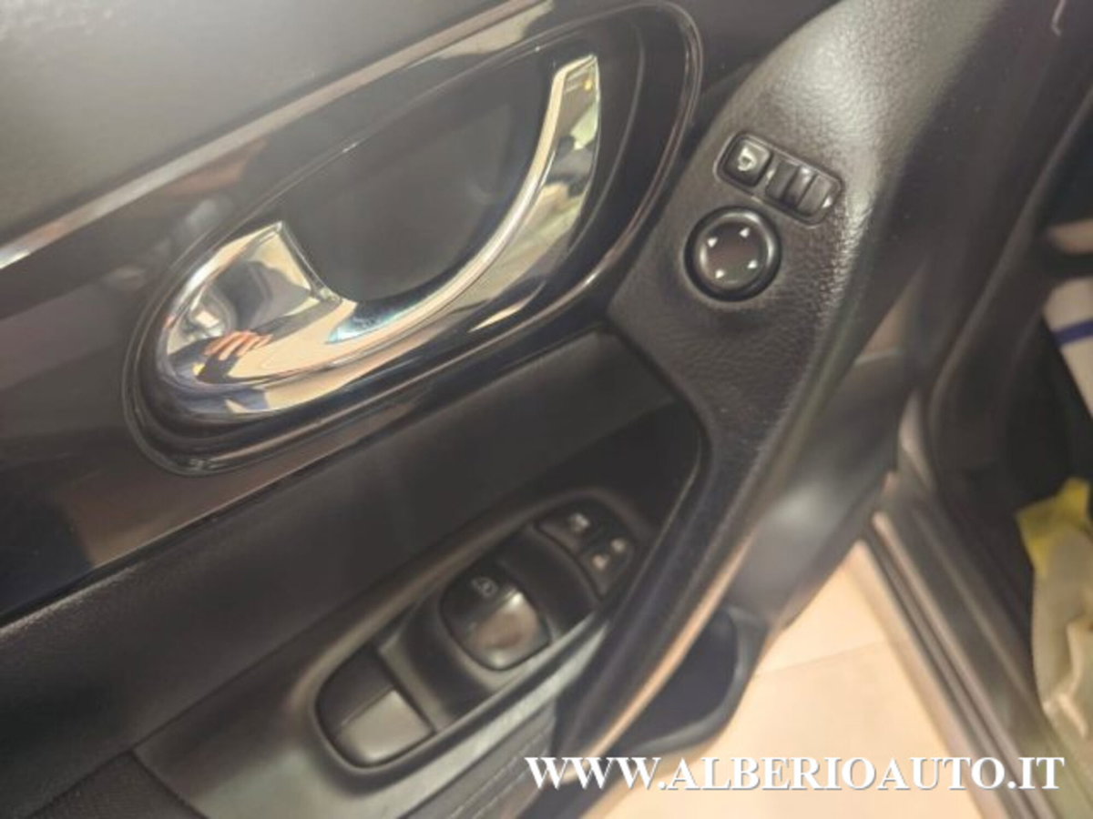Nissan Qashqai 1.6 dCi 2WD Acenta Premium (17)