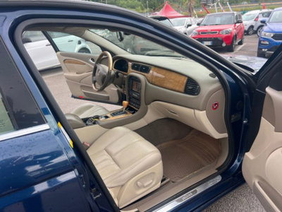 Jaguar S-Type 3.0 V6 Executive (10)