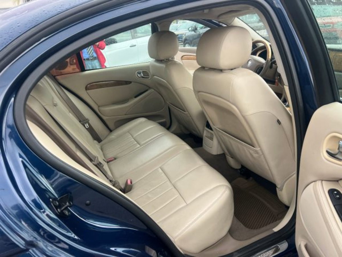 Jaguar S-Type 3.0 V6 Executive (11)
