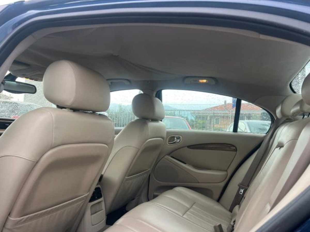Jaguar S-Type 3.0 V6 Executive (12)