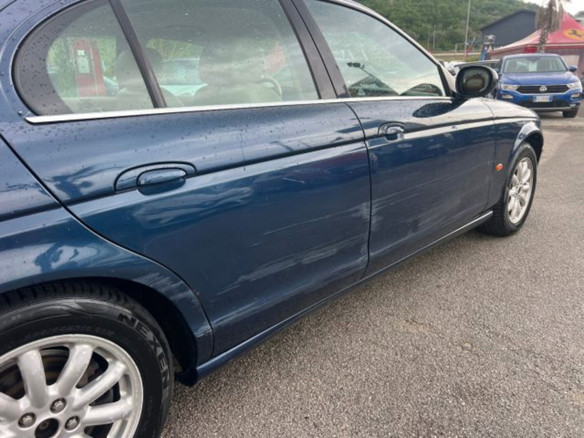 Jaguar S-Type 3.0 V6 Executive (14)