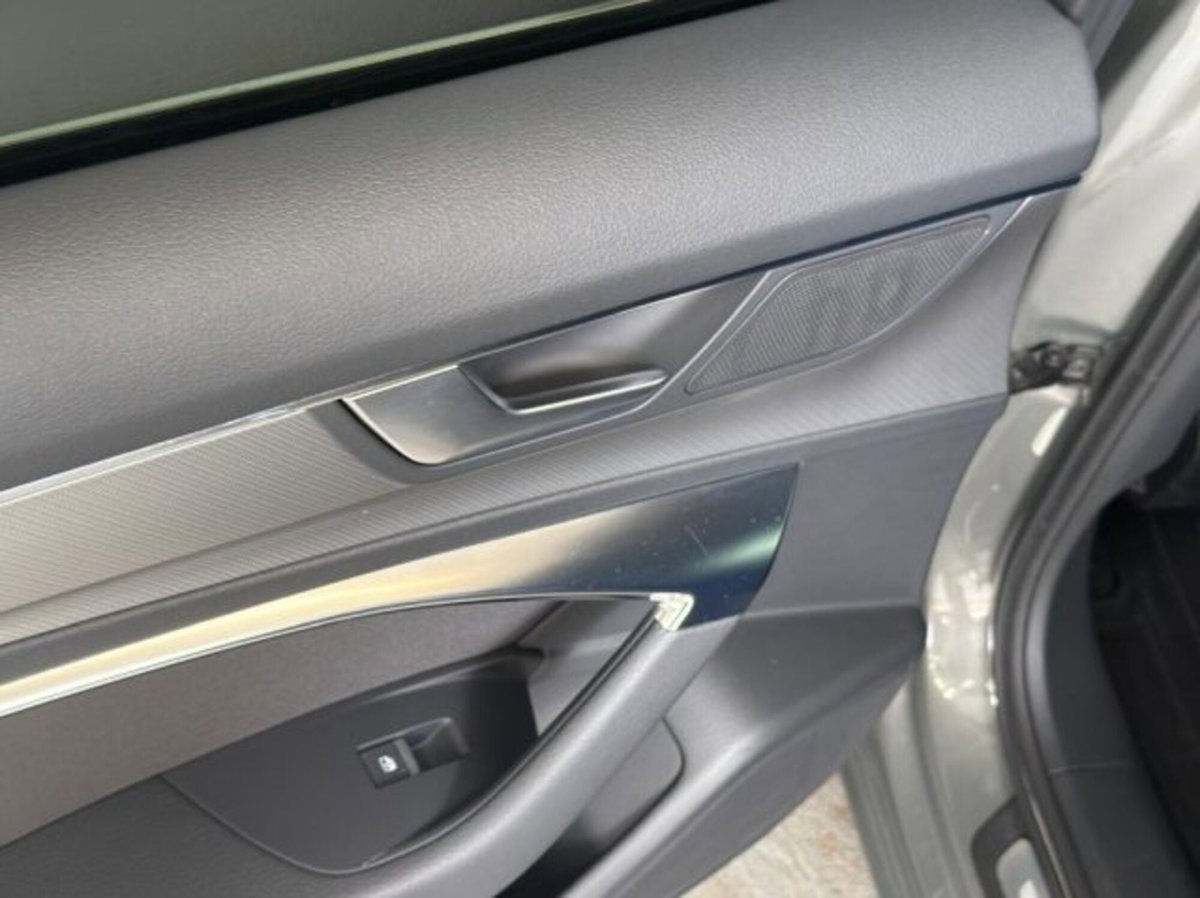 Audi A6 Avant 40 2.0 TDI quattro ultra S tronic Sport (14)