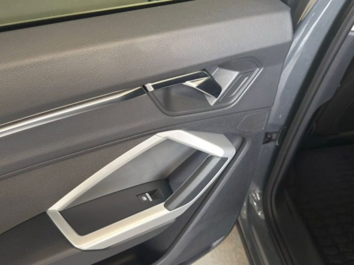 Audi Q3 35 TDI quattro S tronic Business Advanced (12)