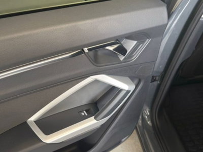 Audi Q3 35 TDI quattro S tronic Business Advanced (12)