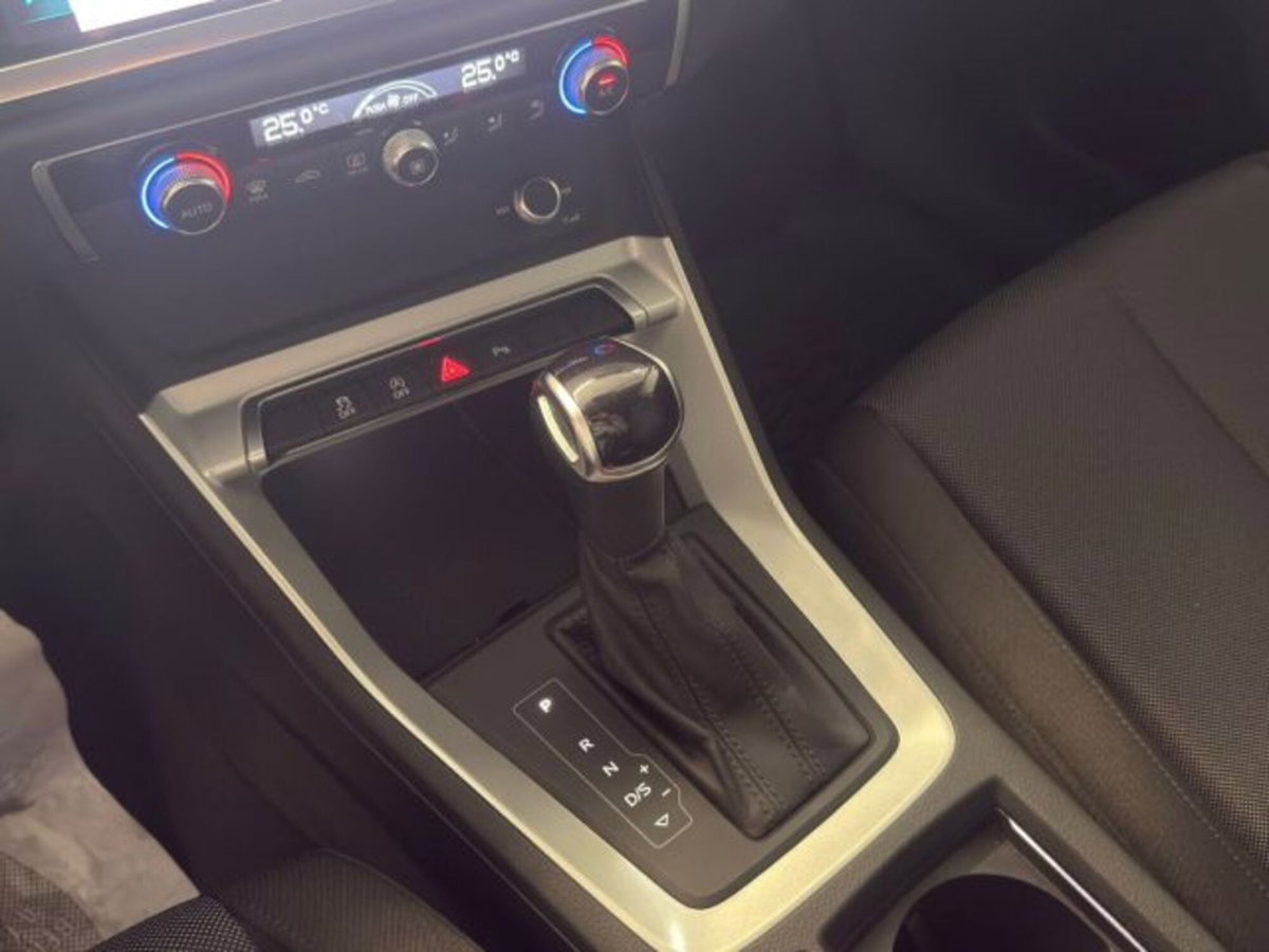 Audi Q3 35 TDI quattro S tronic Business Advanced (13)