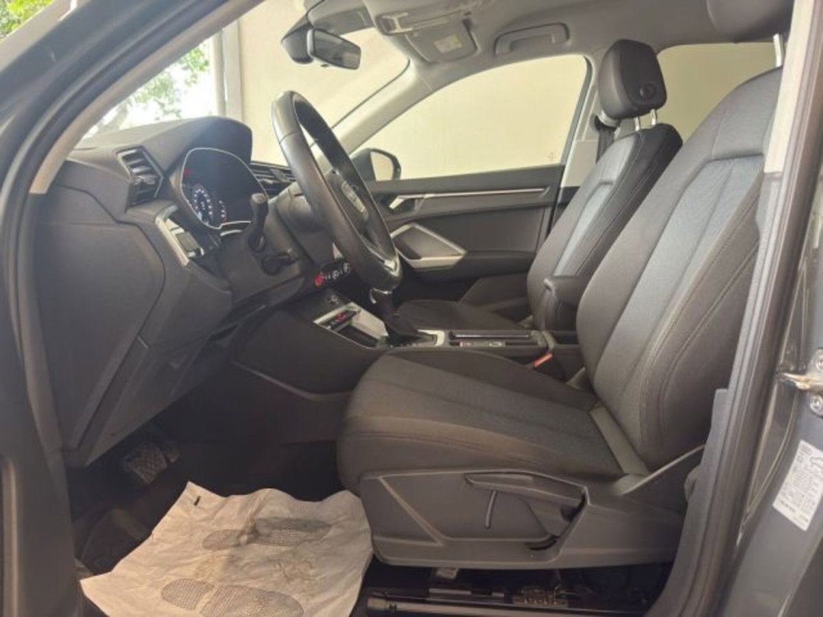 Audi Q3 35 TDI quattro S tronic Business Advanced (19)