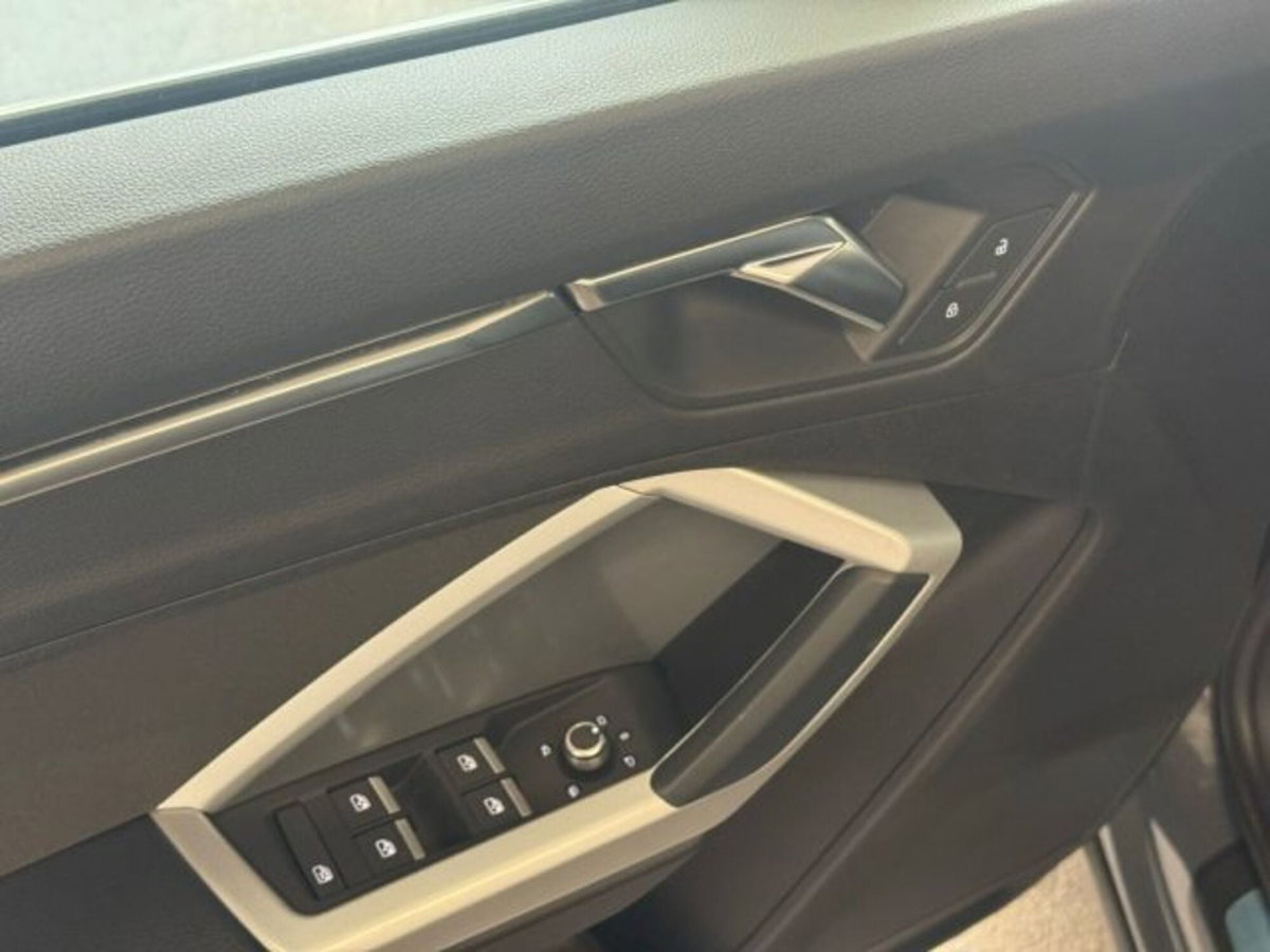 Audi Q3 35 TDI quattro S tronic Business Advanced (20)