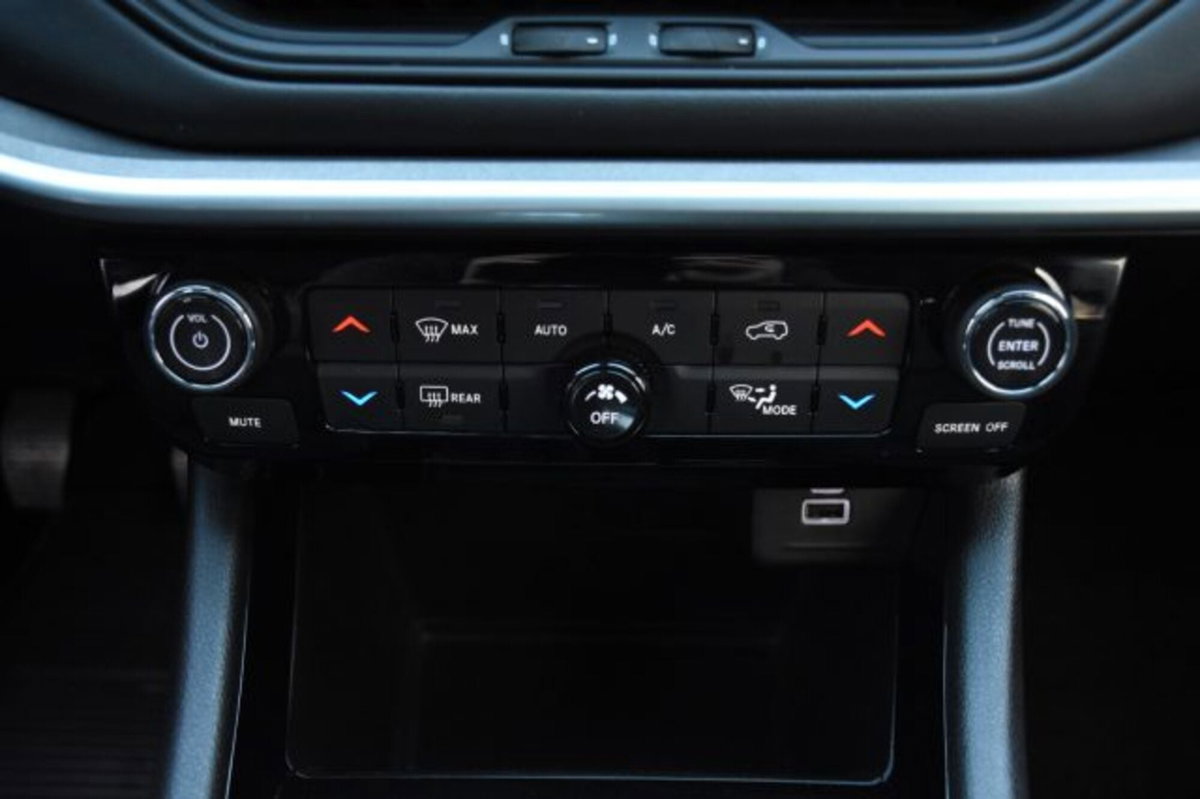 Jeep Compass 1.6 Multijet II 2WD Limited (19)