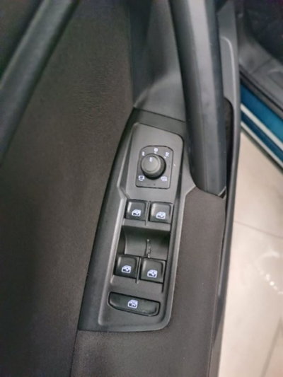 Volkswagen Tiguan 2.0 TDI 150 CV SCR DSG 4MOTION Life (19)