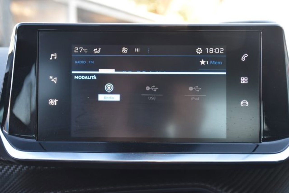 Peugeot 208 PureTech 75 Stop&Start 5 porte Allure Pack (10)