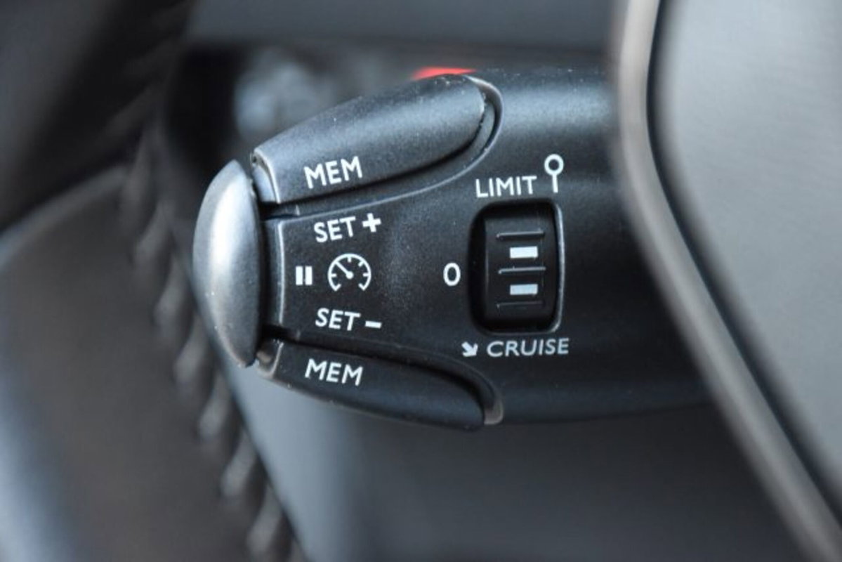 Peugeot 208 PureTech 75 Stop&Start 5 porte Allure Pack (13)