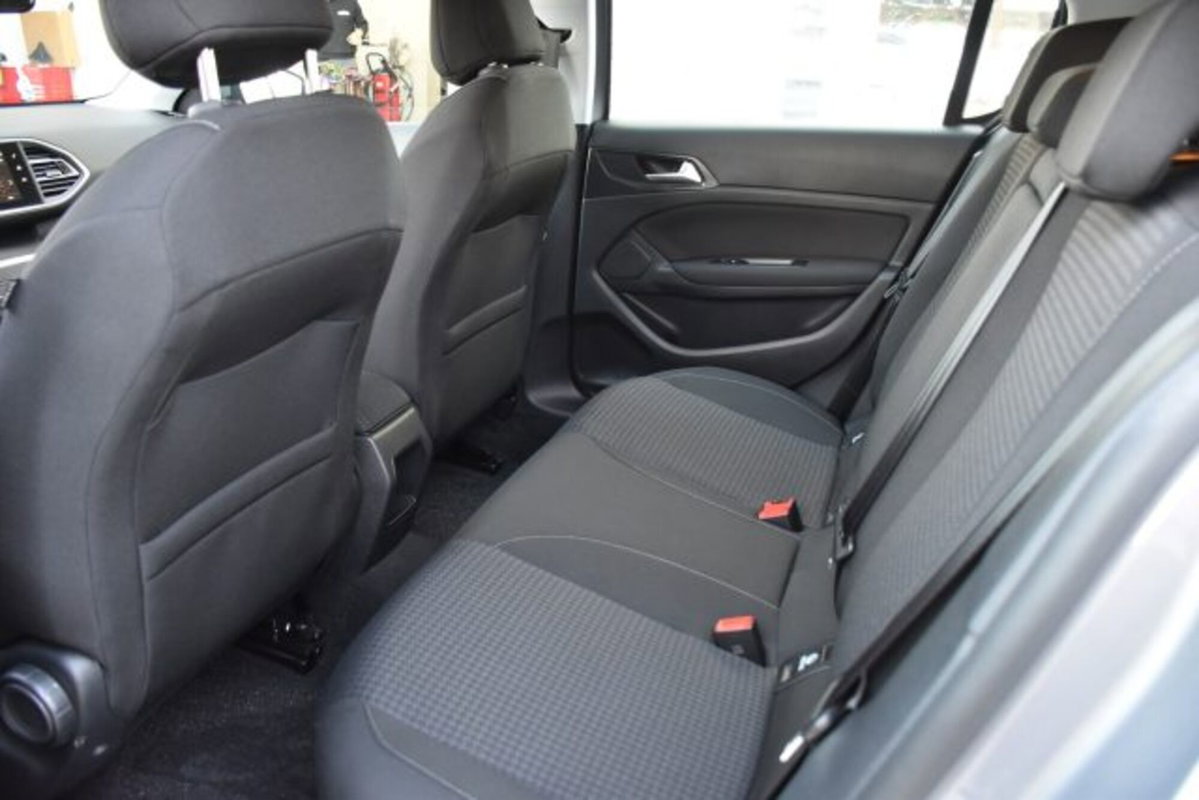 Peugeot 308 BlueHDi 100 S&S Business (14)