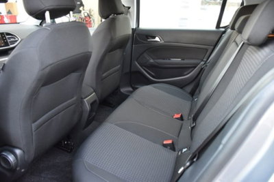 Peugeot 308 BlueHDi 100 S&S Business (14)
