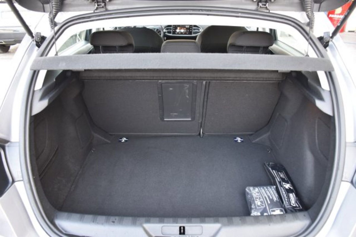 Peugeot 308 BlueHDi 100 S&S Business (15)