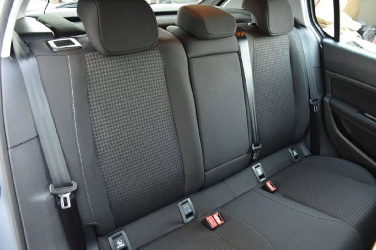 Peugeot 308 BlueHDi 100 S&S Business (17)