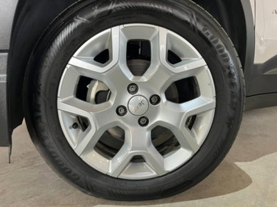 Jeep Avenger 1.2 turbo e-hybrid mhev Altitude fwd 110cv edct6 (8)
