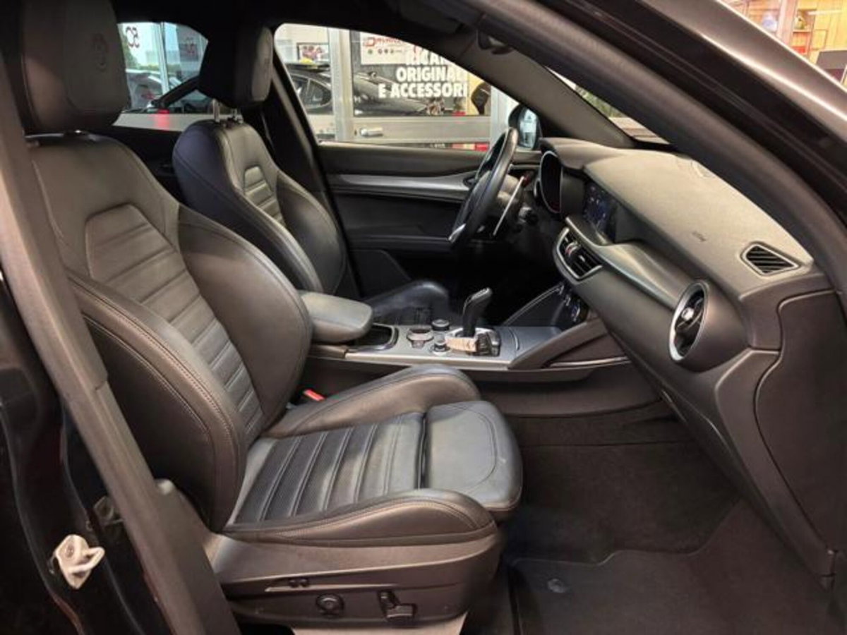 Alfa Romeo Stelvio Stelvio 2.2 Turbodiesel 210 CV AT8 Q4 Veloce (11)
