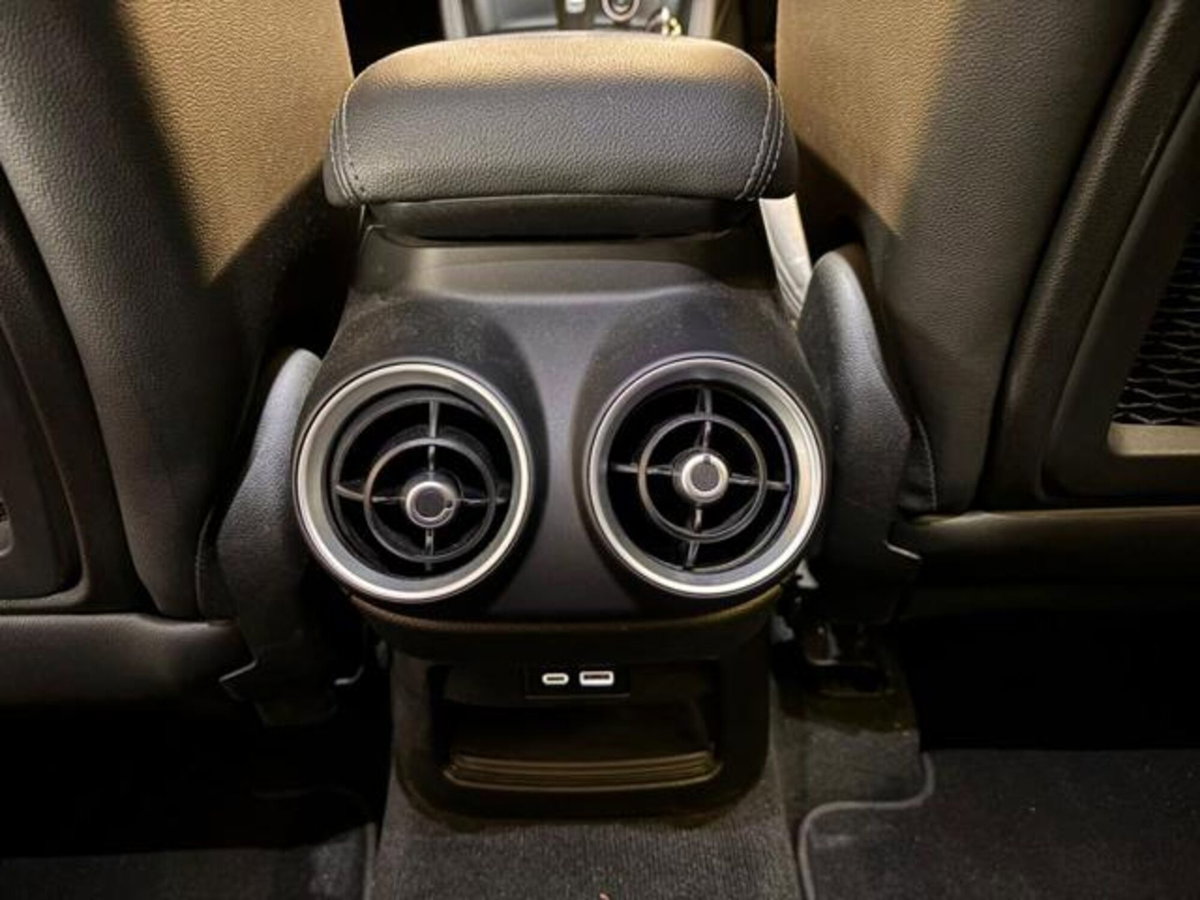 Alfa Romeo Stelvio Stelvio 2.2 Turbodiesel 210 CV AT8 Q4 Veloce (13)