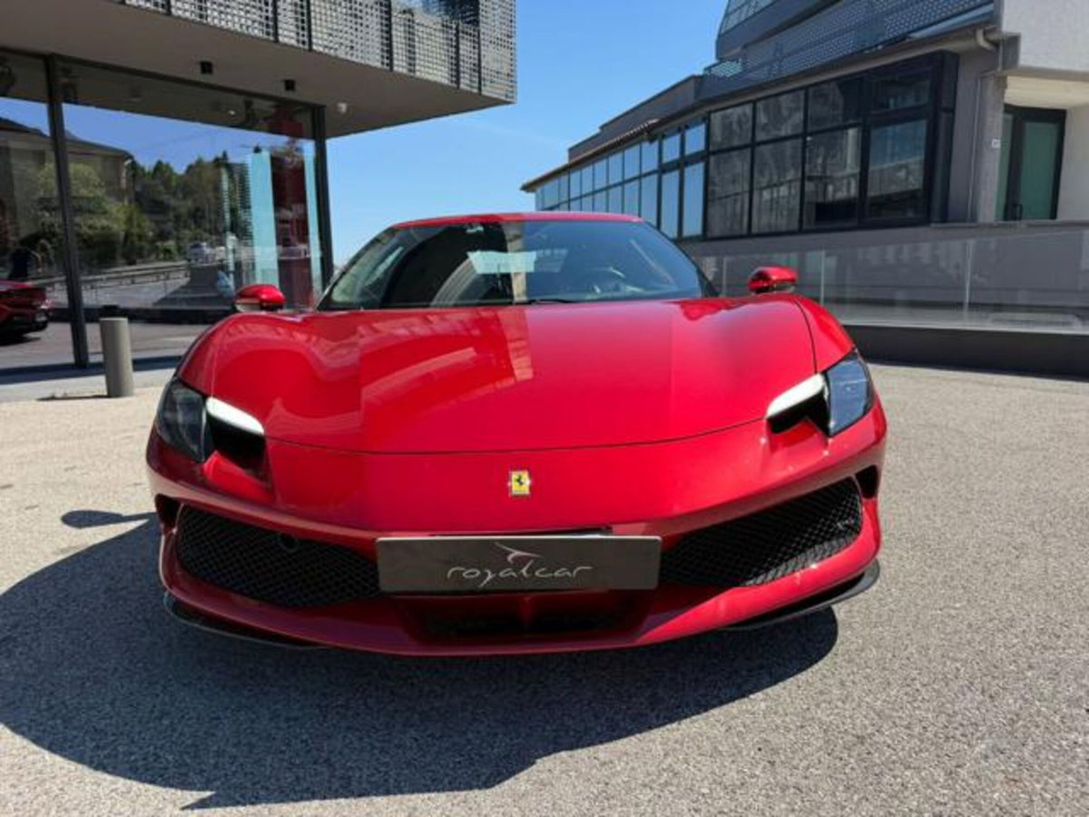 Ferrari 296 Coupé 3.0 GTB (2)