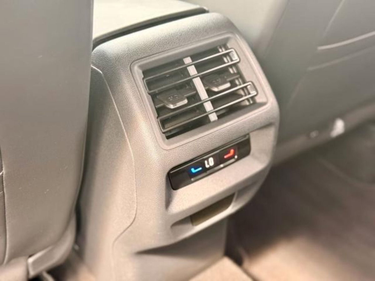 Volkswagen Tiguan Allspace 2.0 tdi R-Line 150cv dsg (14)