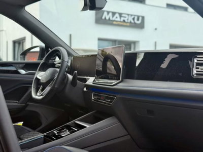 Volkswagen Tiguan Allspace 2.0 tdi R-Line 150cv dsg (16)