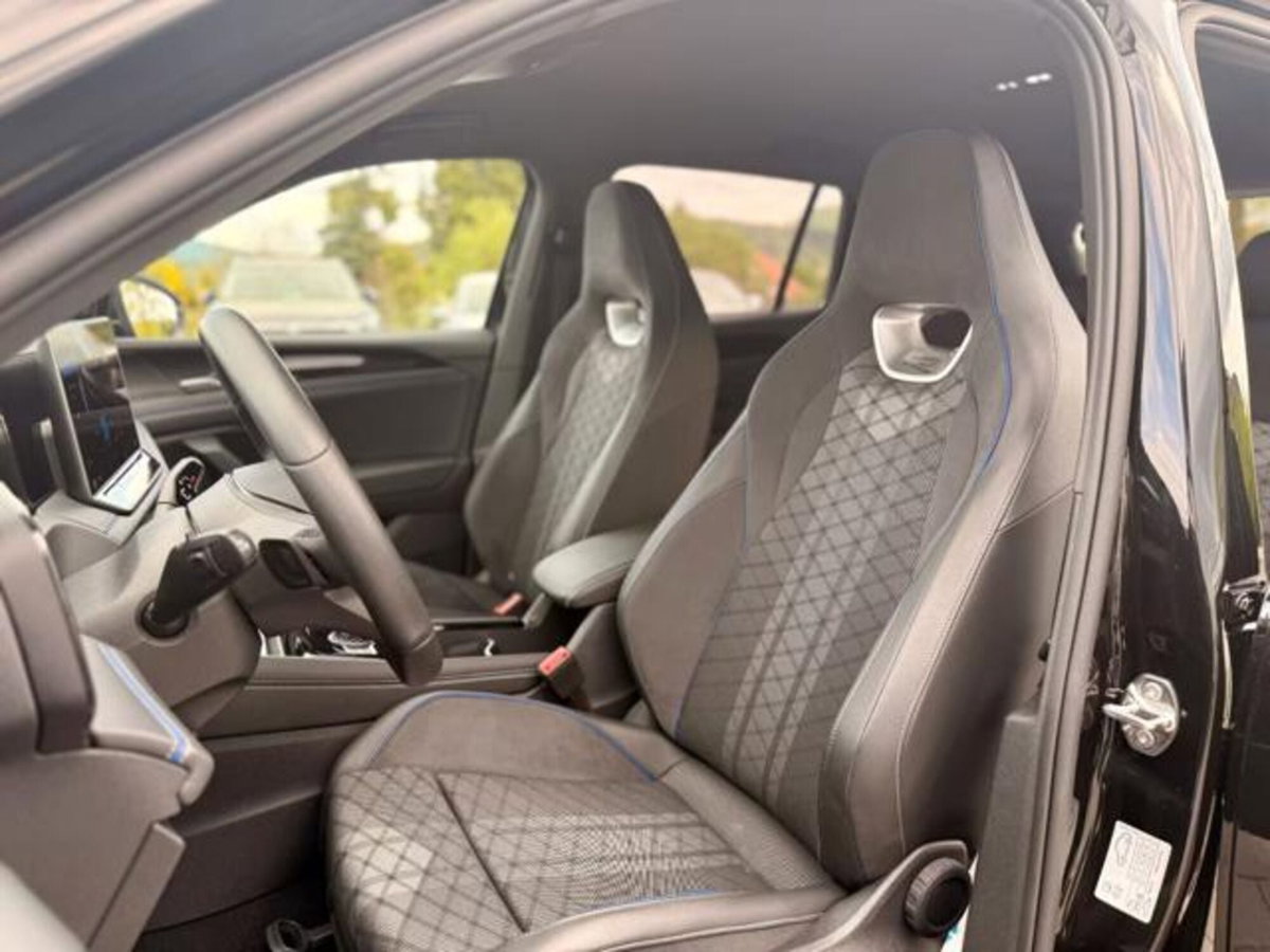 Volkswagen Tiguan Allspace 2.0 tdi R-Line 150cv dsg (7)