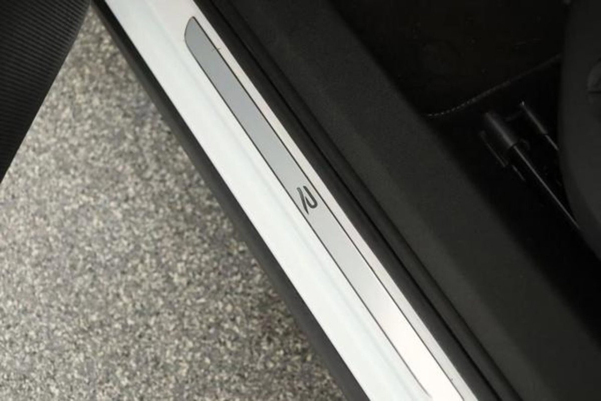 Volkswagen Tiguan Allspace 2.0 tdi R-Line 150cv dsg (18)